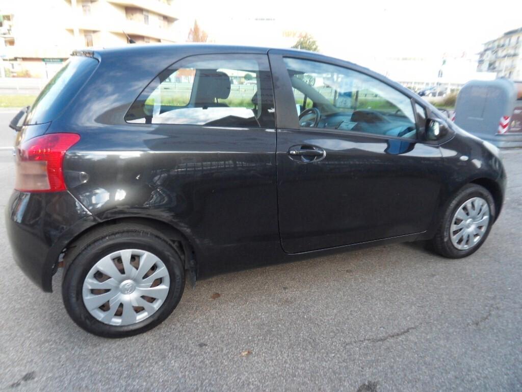 Toyota Yaris 1.0 3 porte
