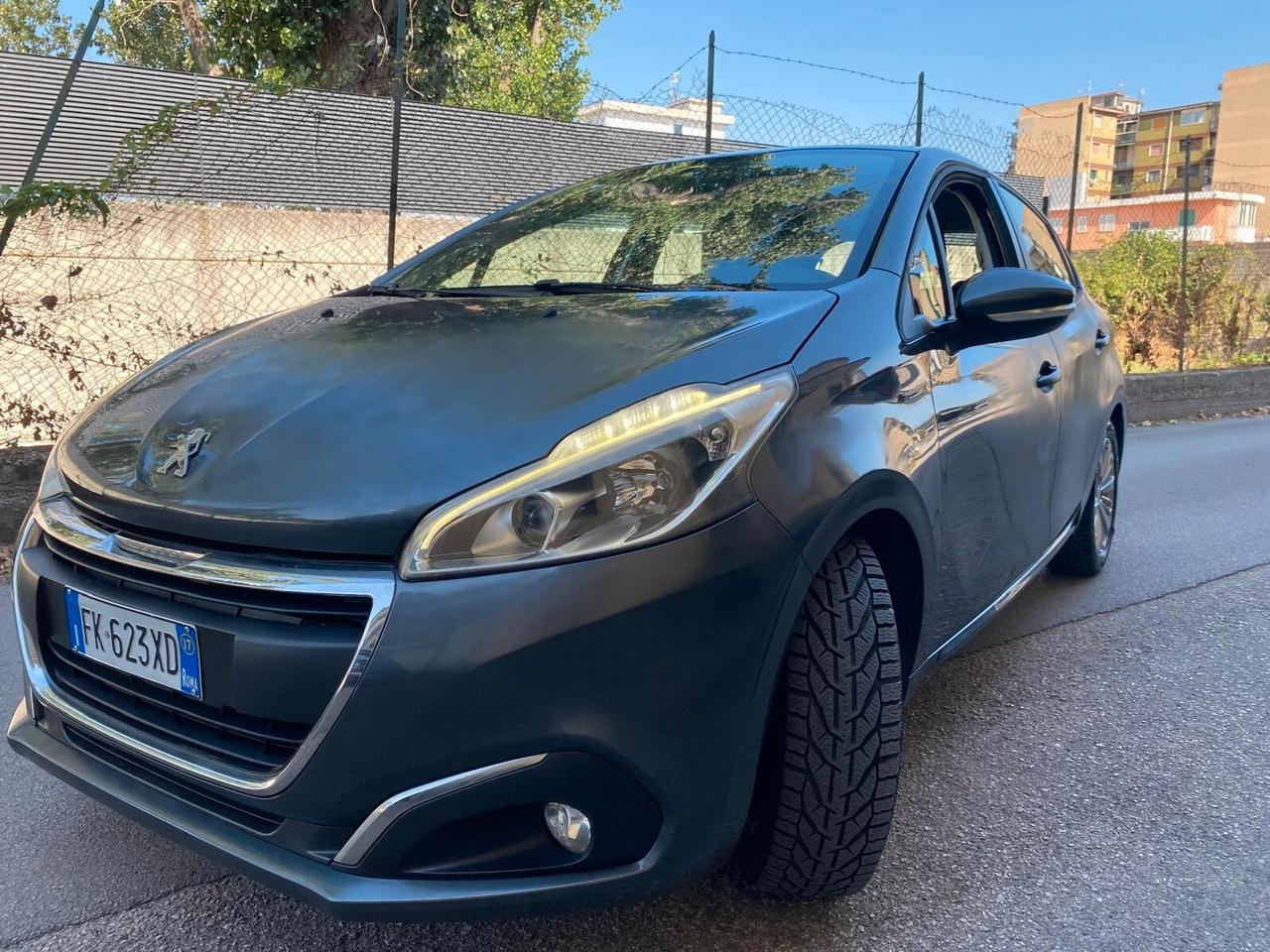 Peugeot 208 1.2benz 82cv full opt 2017