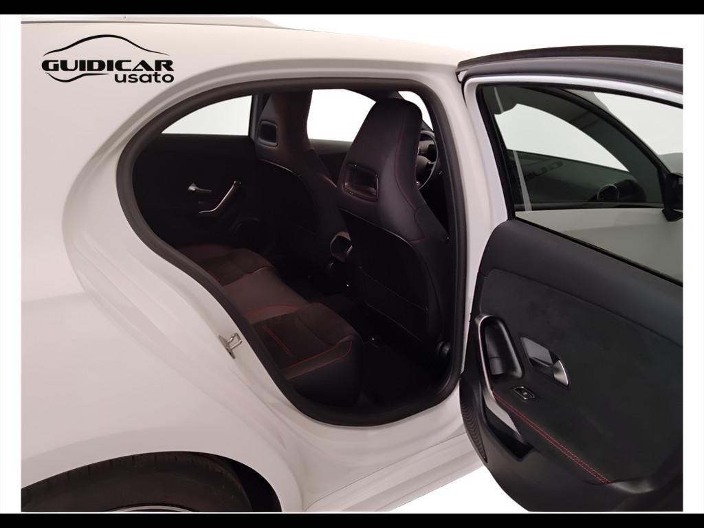 Mercedes-Benz Classe A - W177 2018 - A 180 d AMG LINE Premium