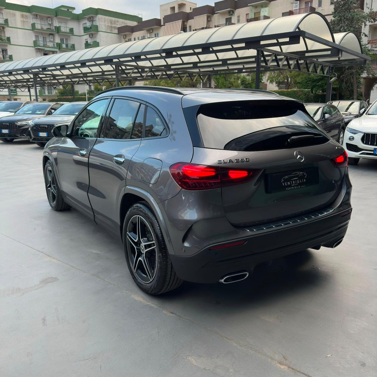 Mercedes-benz GLA 250 Automatic 4Matic AMG Line Premium