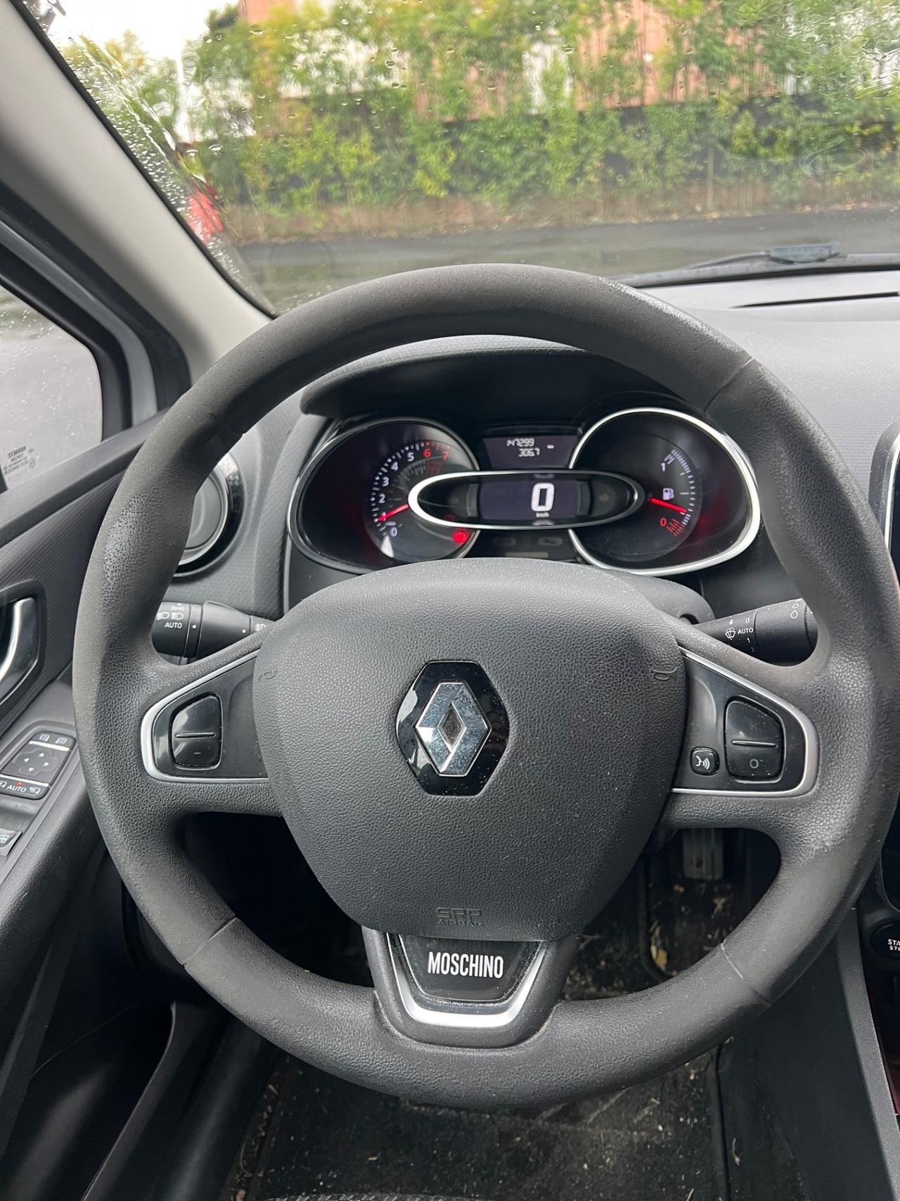 Renault Clio TCe 12V 90 CV GPL 5 porte Moschino Intens