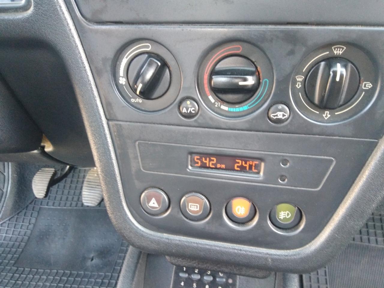 Peugeot 306 1.6i 88cv cat 5 porte XT x neopatentati