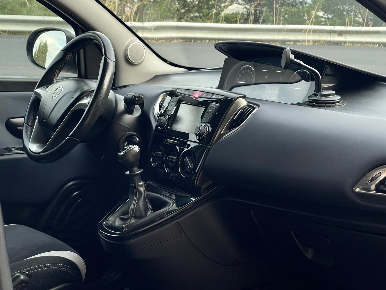 Lancia Ypsilon 1.2 69 CV 5 porte Mya
