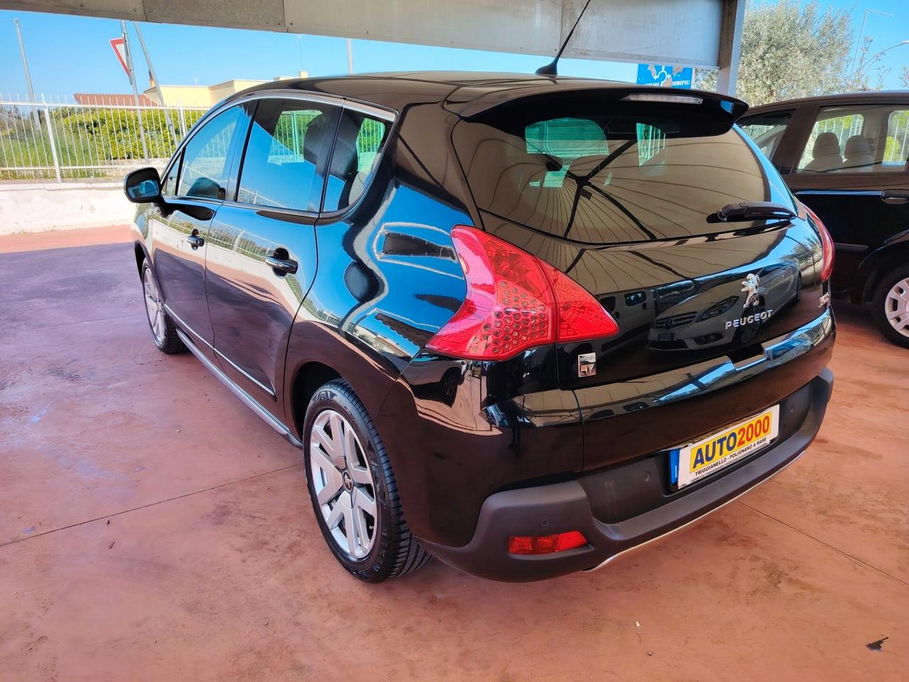 Peugeot 3008 HYbrid4 diesel full opt.