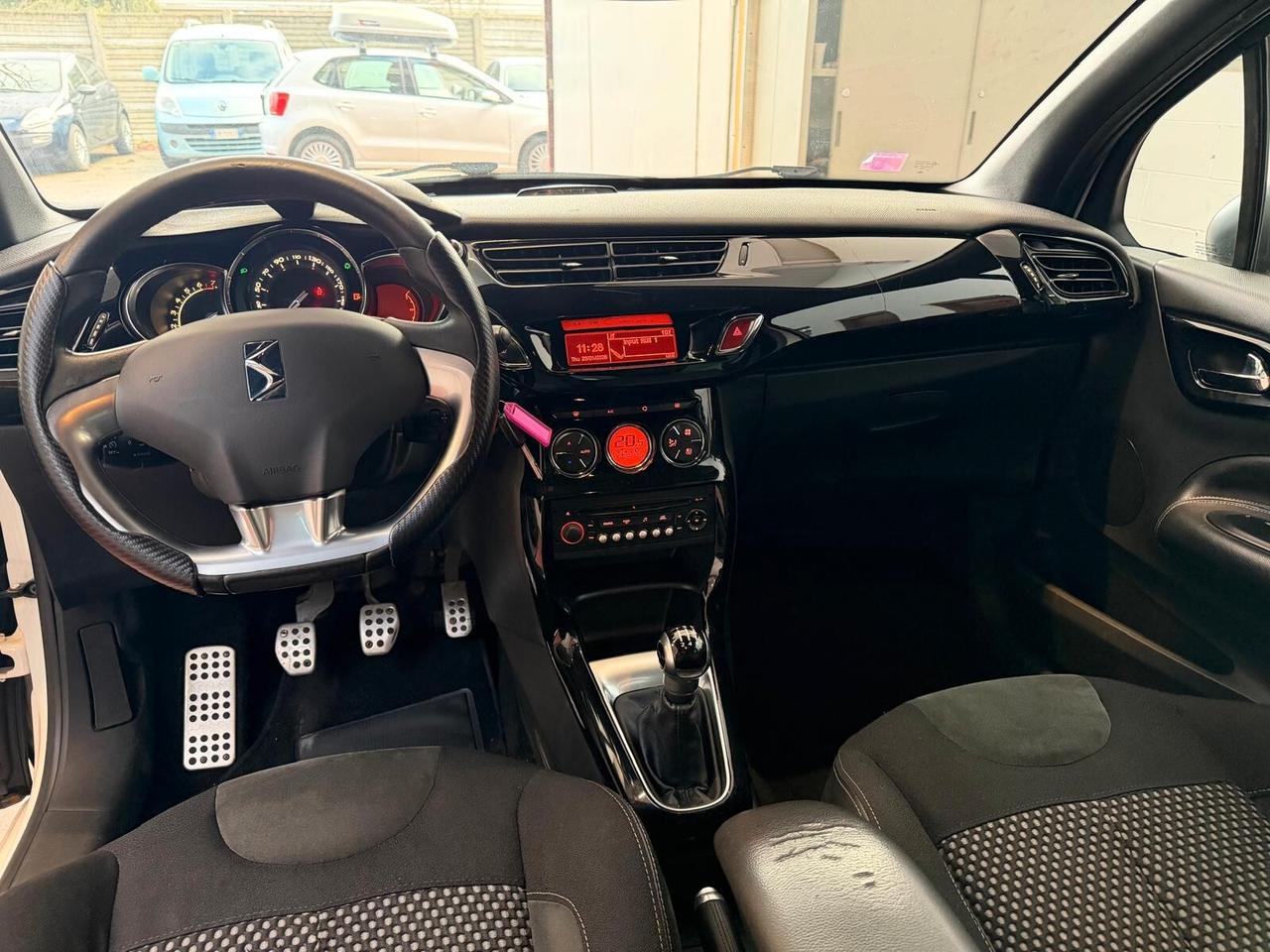 DS 3 1.6 VTi 120 Just Black NEOPAT