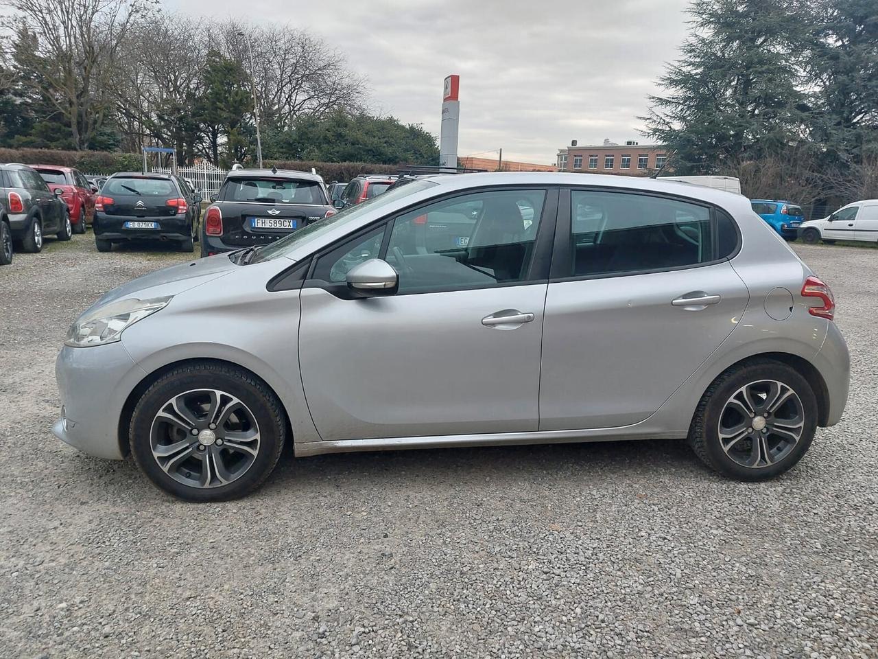 Peugeot 208 PureTech 82 5 P STUPENDA OK NEOPATENTATI