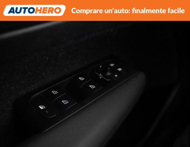 VOLVO XC40 T3 Geartronic Momentum Pro