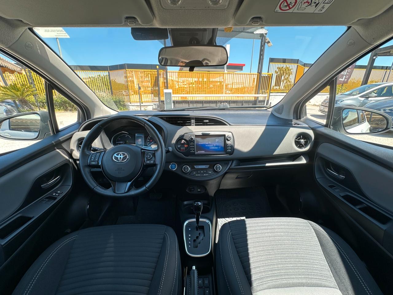 TOYOTA Yaris 1.5 Hybrid 5 porte Business