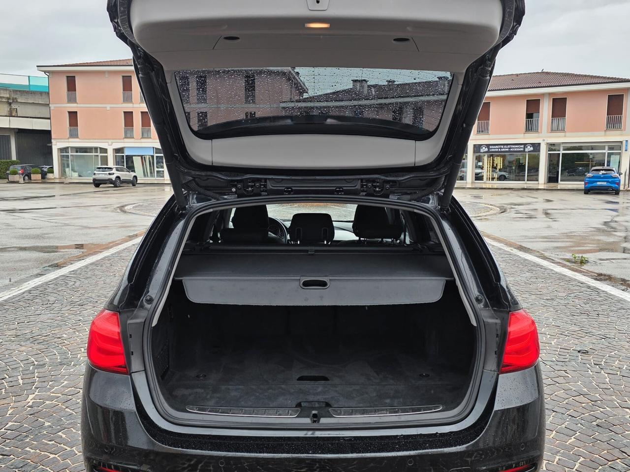 Bmw 318 318d Touring Business Advantage aut.