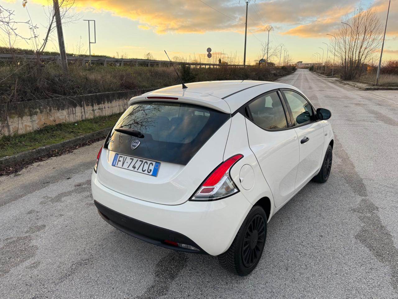 Lancia Ypsilon 1.2 69 CV 5 porte S&S Gold