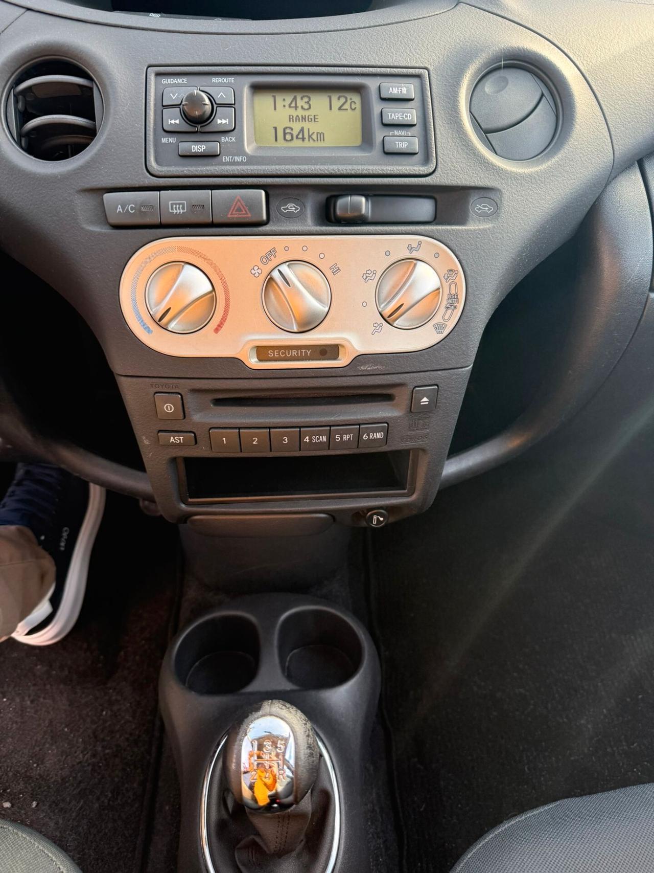 Toyota Yaris 1.0 5 porte Sol