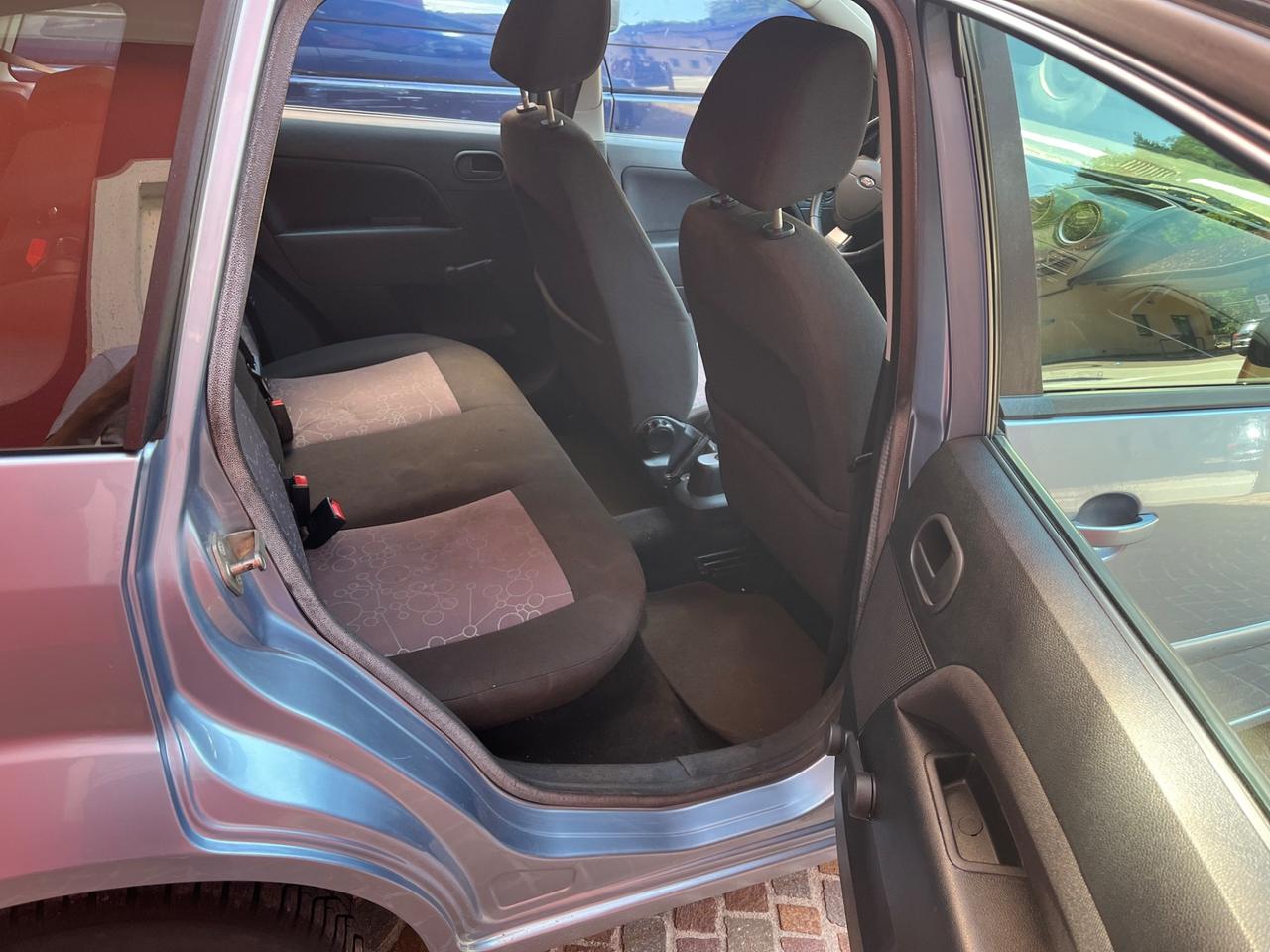 Ford Fiesta 1.2 16V 5porte - NEOPATENTATI