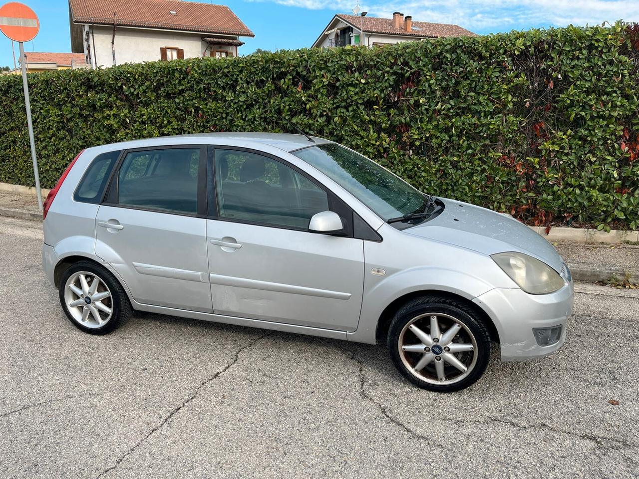 FORD Fiesta 1.4TDCi 5P Ghia 50Kw - 2007