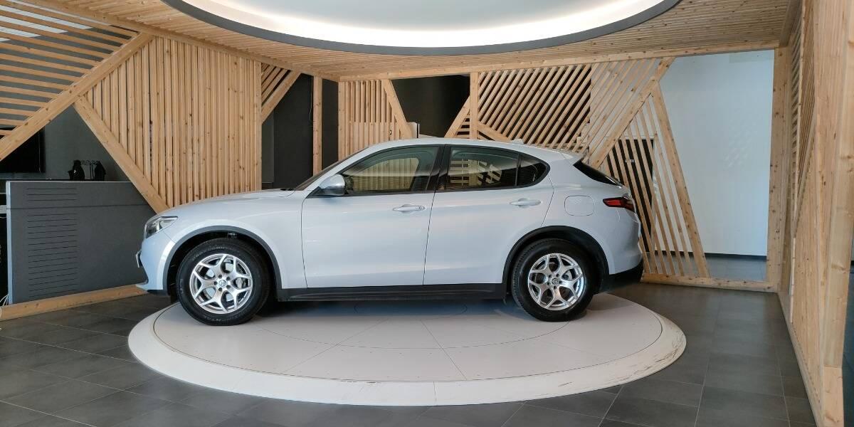 Alfa Romeo Stelvio 2.2 t Business Q4 190cv auto