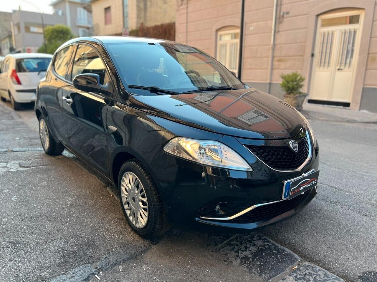 LANCIA YPSILON 1.2 69CV GOLD 2017