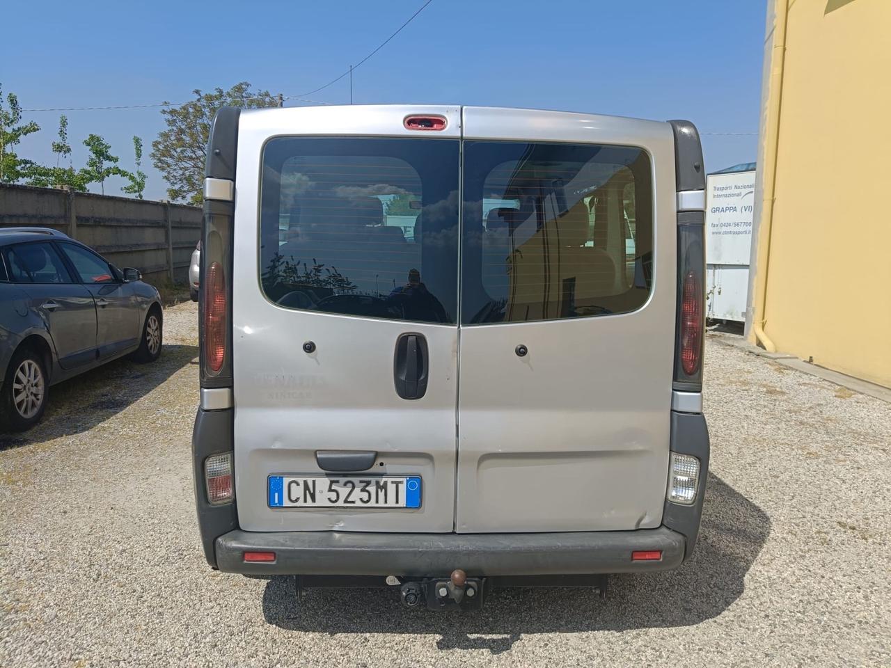 Renault TRAFIC 9 posti