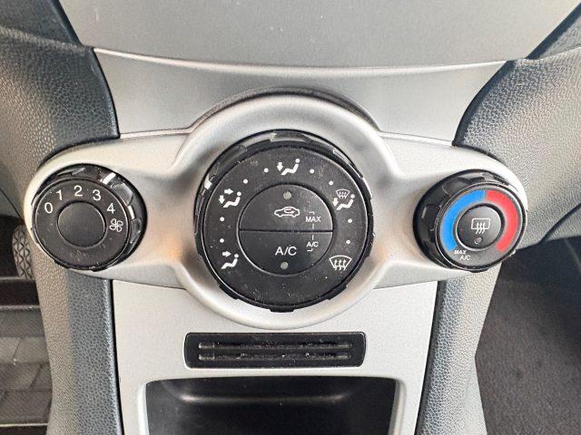 FORD Fiesta 1.4 TDCi 70CV 5 porte Titanium OK NEOPATENTATI