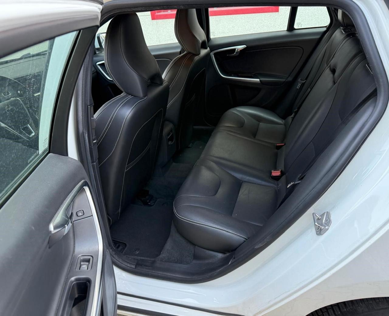 Volvo V60 D2 Geartronic Business N1