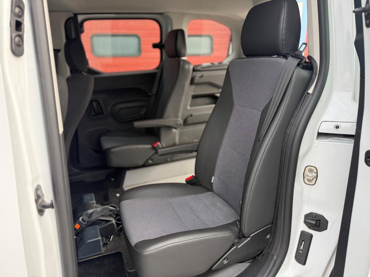 Peugeot Rifter - Auto per disabili con pianale ribassato