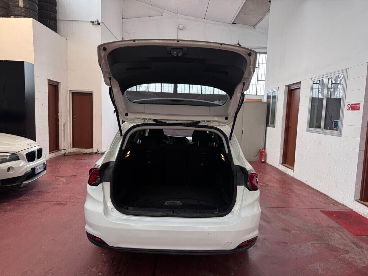 Fiat Tipo Van 1.6 Mjt DCT SW Easy NEOPAT