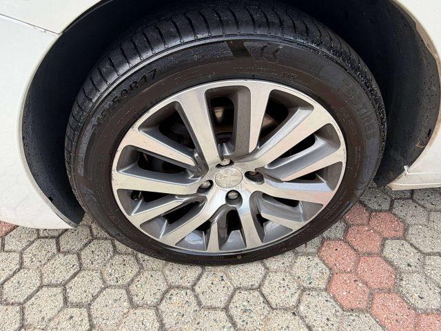 PEUGEOT 5008 5008 I 2009 2.0 hdi 16v Business navi 163cv auto