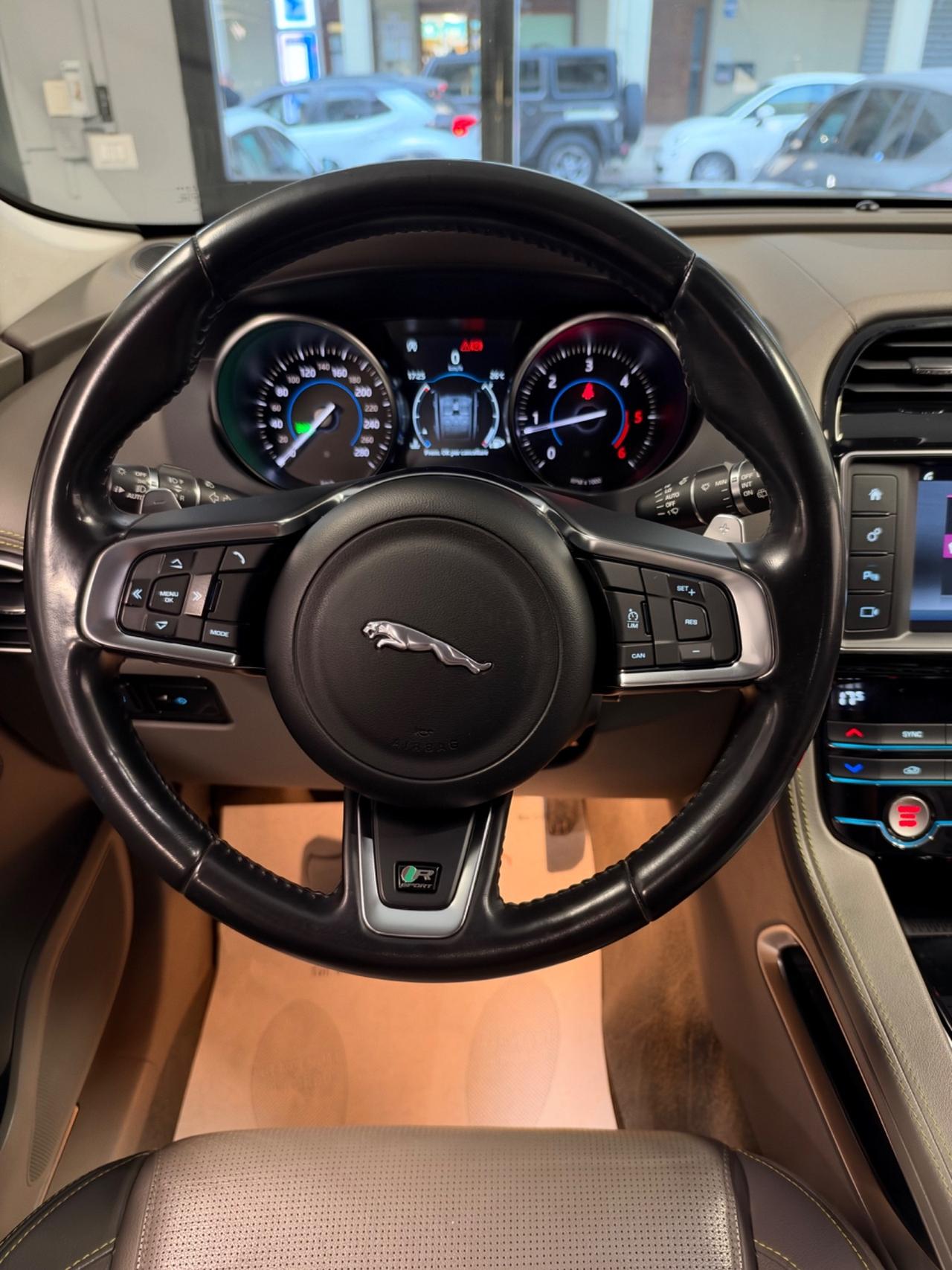 Jaguar F-Pace 2.0 D 180 CV AWD R-Sport