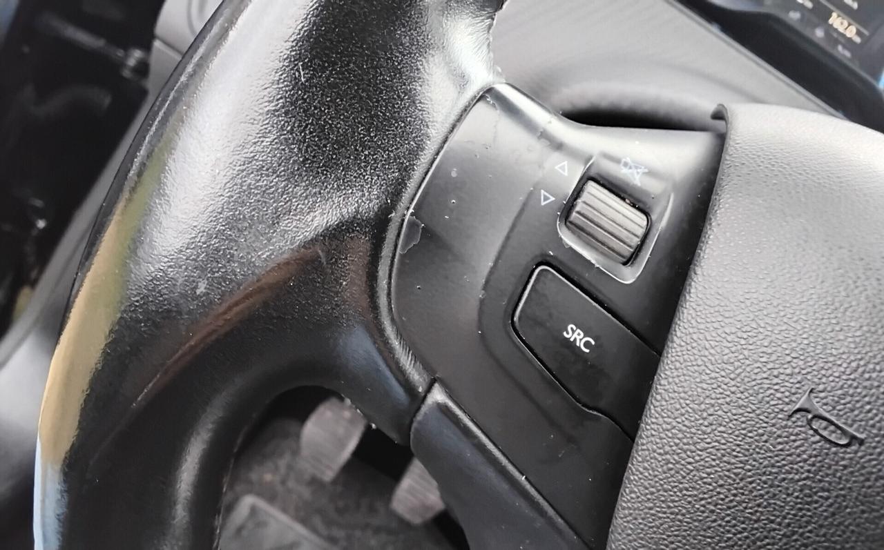 Peugeot 2008 BlueHDi 100 Allure