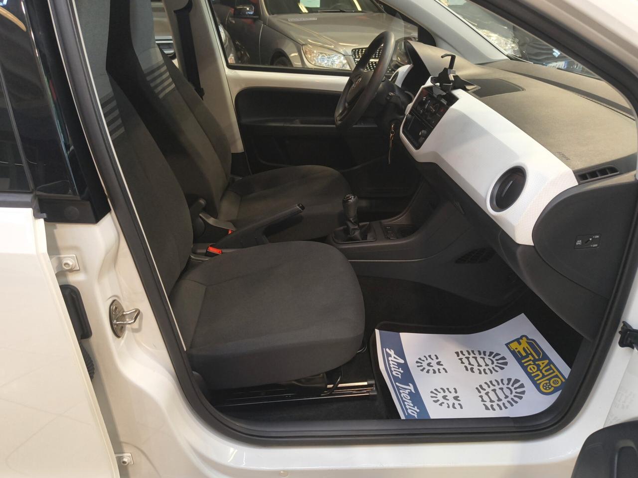 Volkswagen up! 1.0 5p. take solo 19.000 km