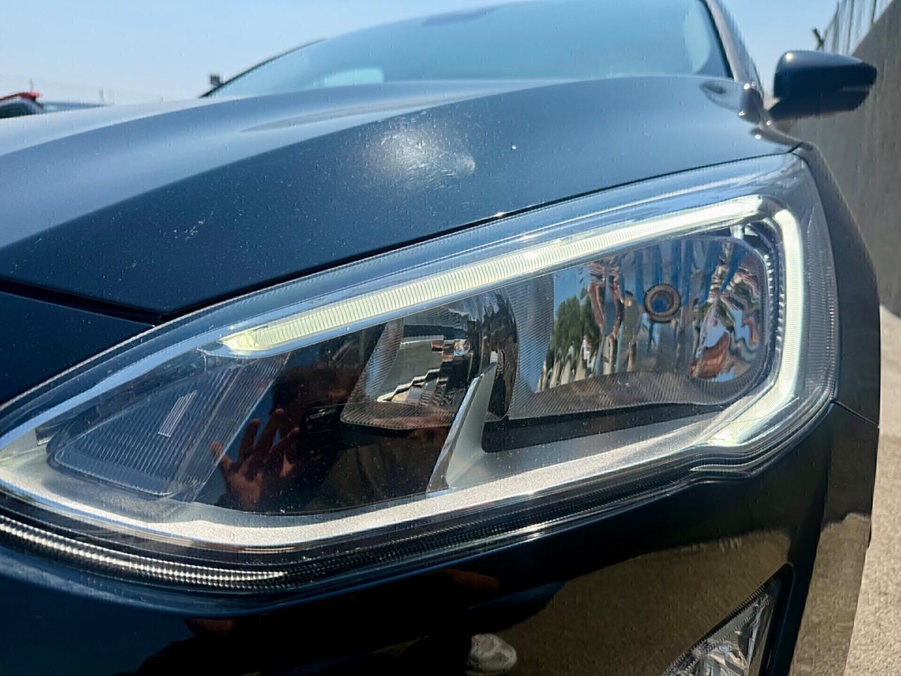 Ford Focus 1.5 TDCi 120 CV Titanium,LED diurni,Navi,Paddle,retrocamera,ecc.