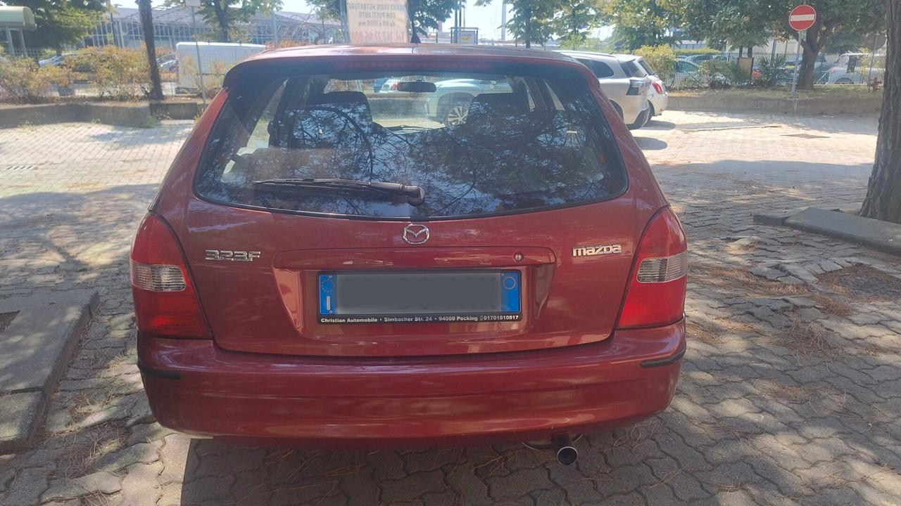 Mazda 323 F 1.6i 16V C. Autom. ASI-CRS clima Ok Neopat.
