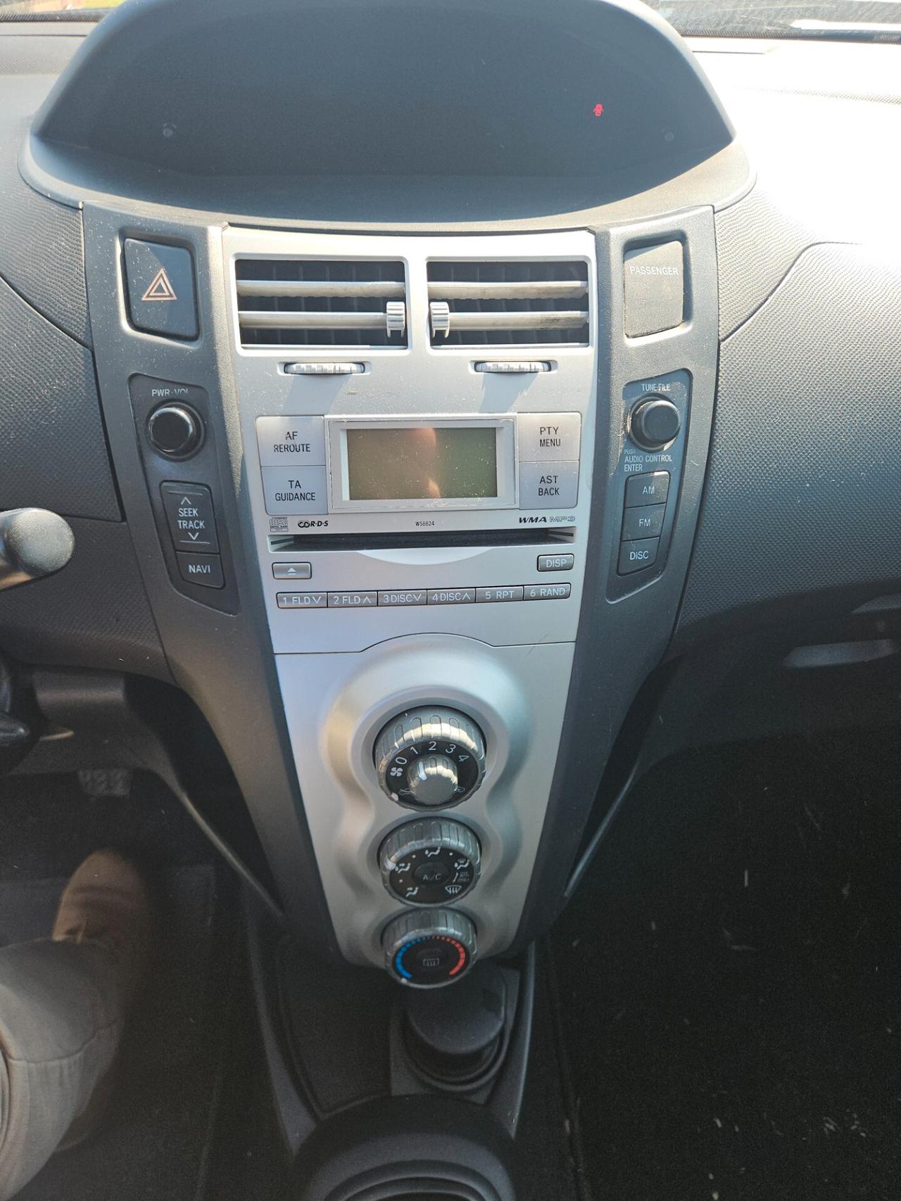 Toyota Yaris 1.0 5 porte Sol