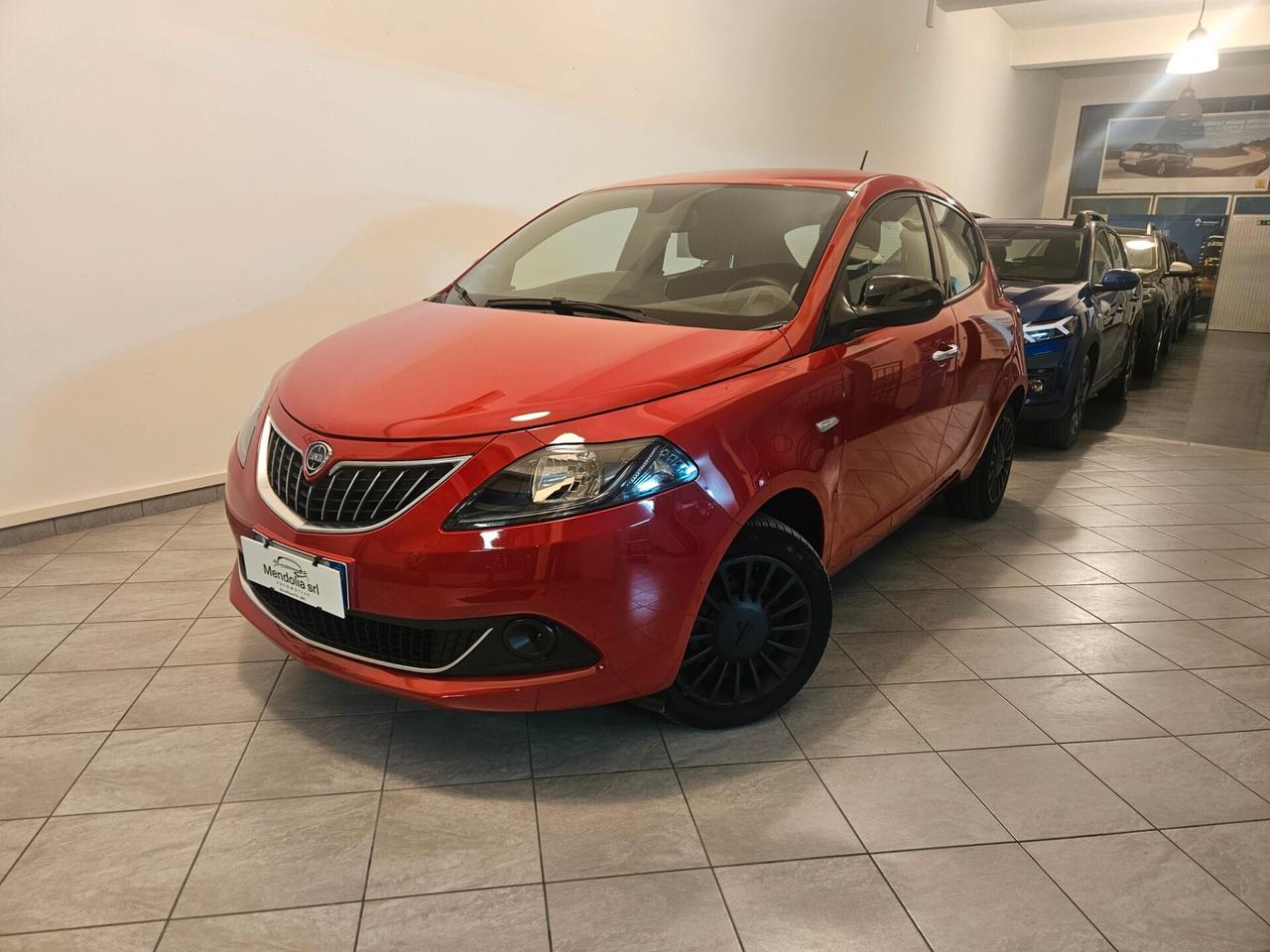 Lancia Ypsilon 1.0 FireFly 5 porte S&S Hybrid Ecochic Silver