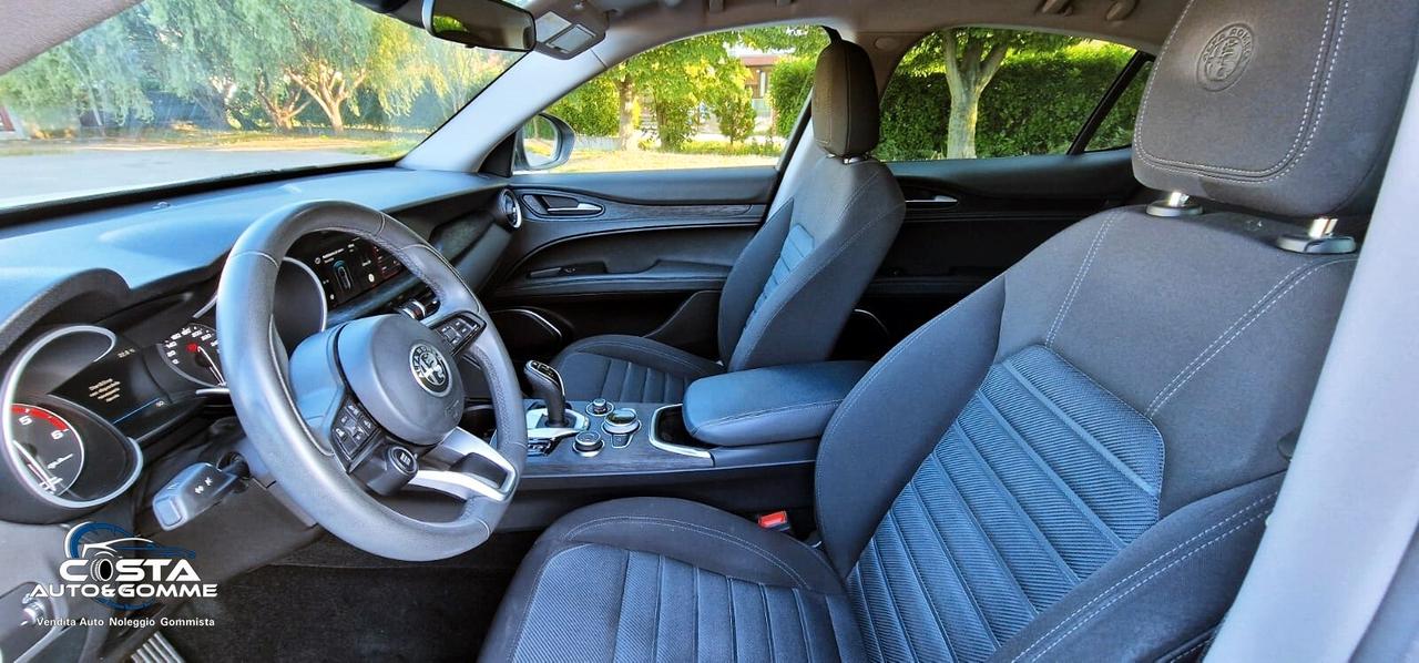 Alfa Romeo Stelvio 2.2 Turbodiesel 160 CV AT8 RWD