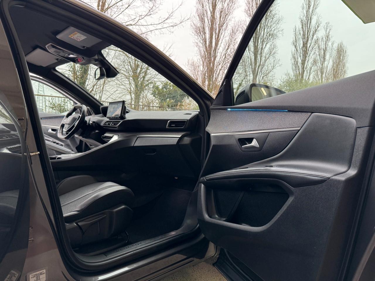 Peugeot 5008 1.5hdi AllurePack 7P GARANZIA 36 MESI