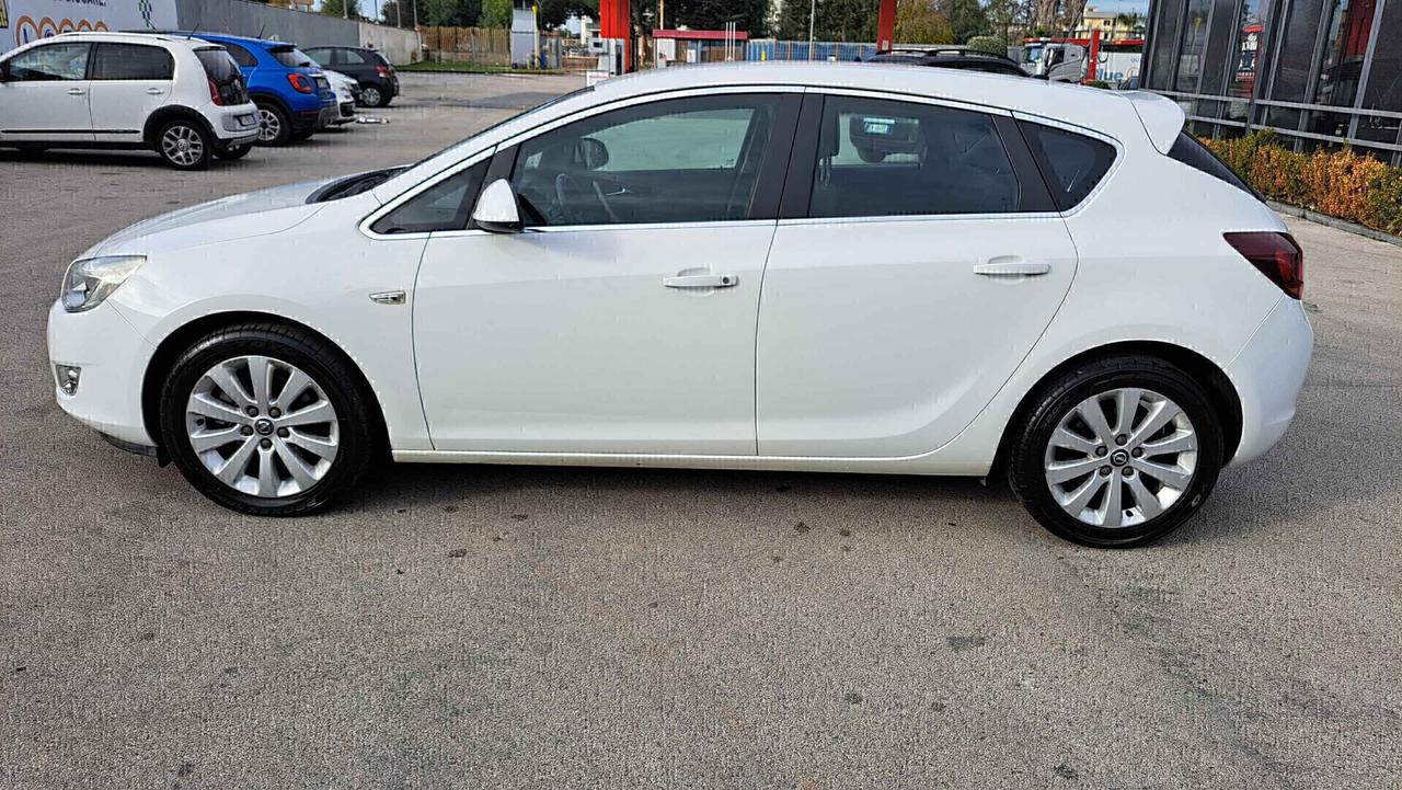 Opel Astra 1.7 CDTI 125CV Cosmo Berlina