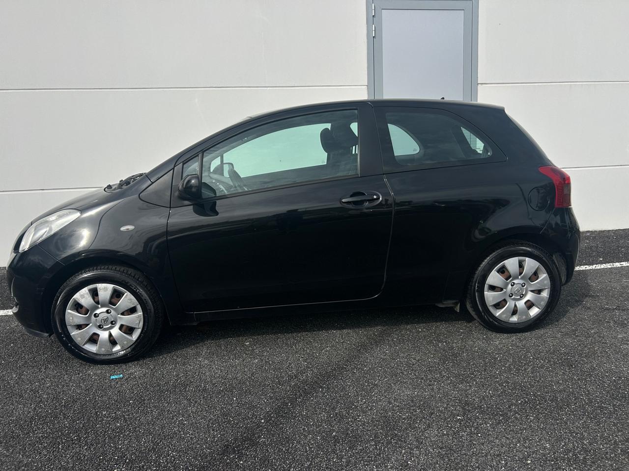 Toyota Yaris 1.0 3 porte Sol