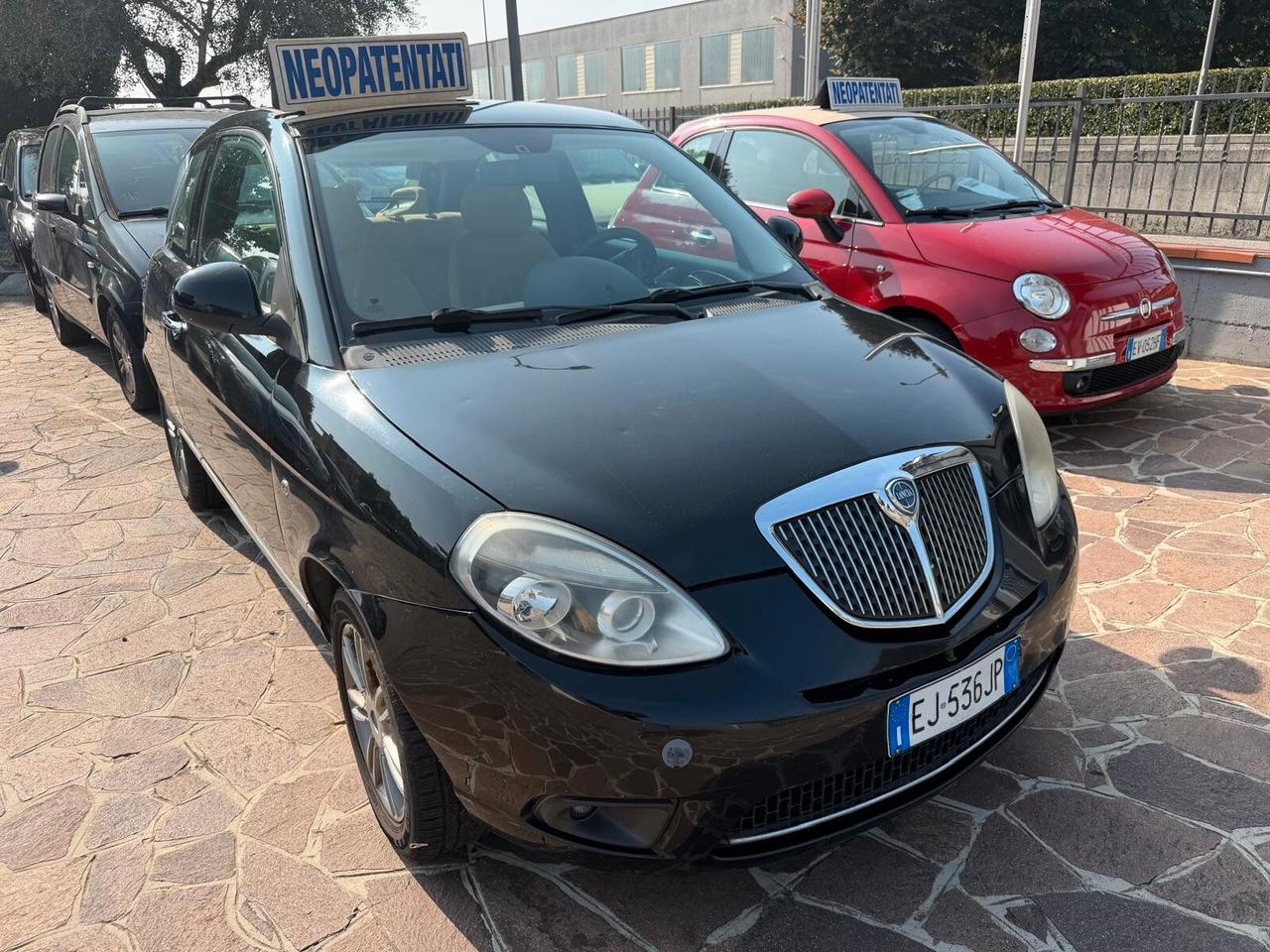 Lancia Ypsilon 1.2 69 CV 5P NEOPATENTATI