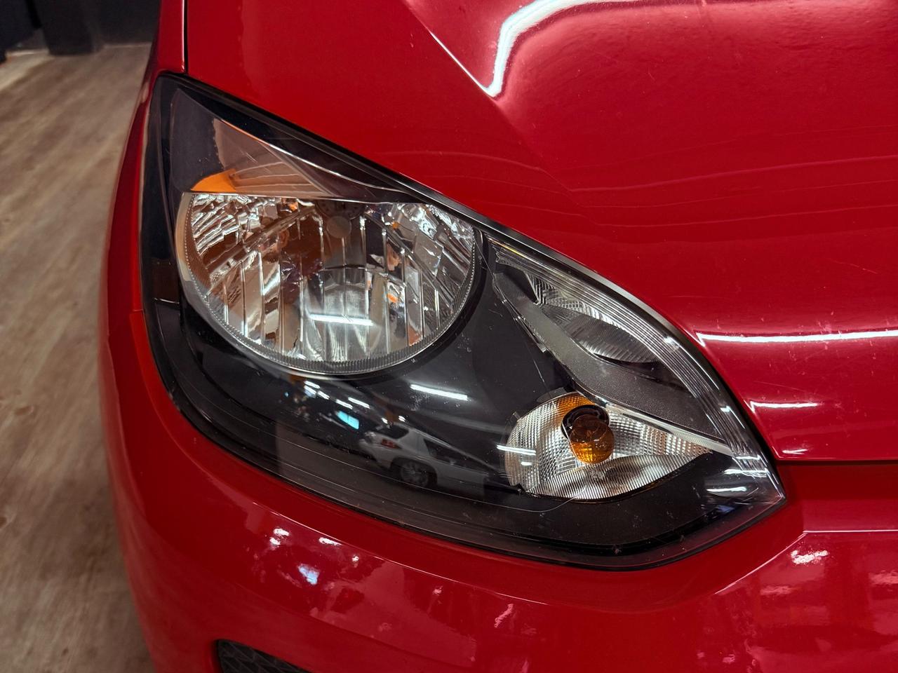 STUPENDA VOLKSWAGEN UP ADATTA A NEOPATENTATI UNICO PROPRIETARIO