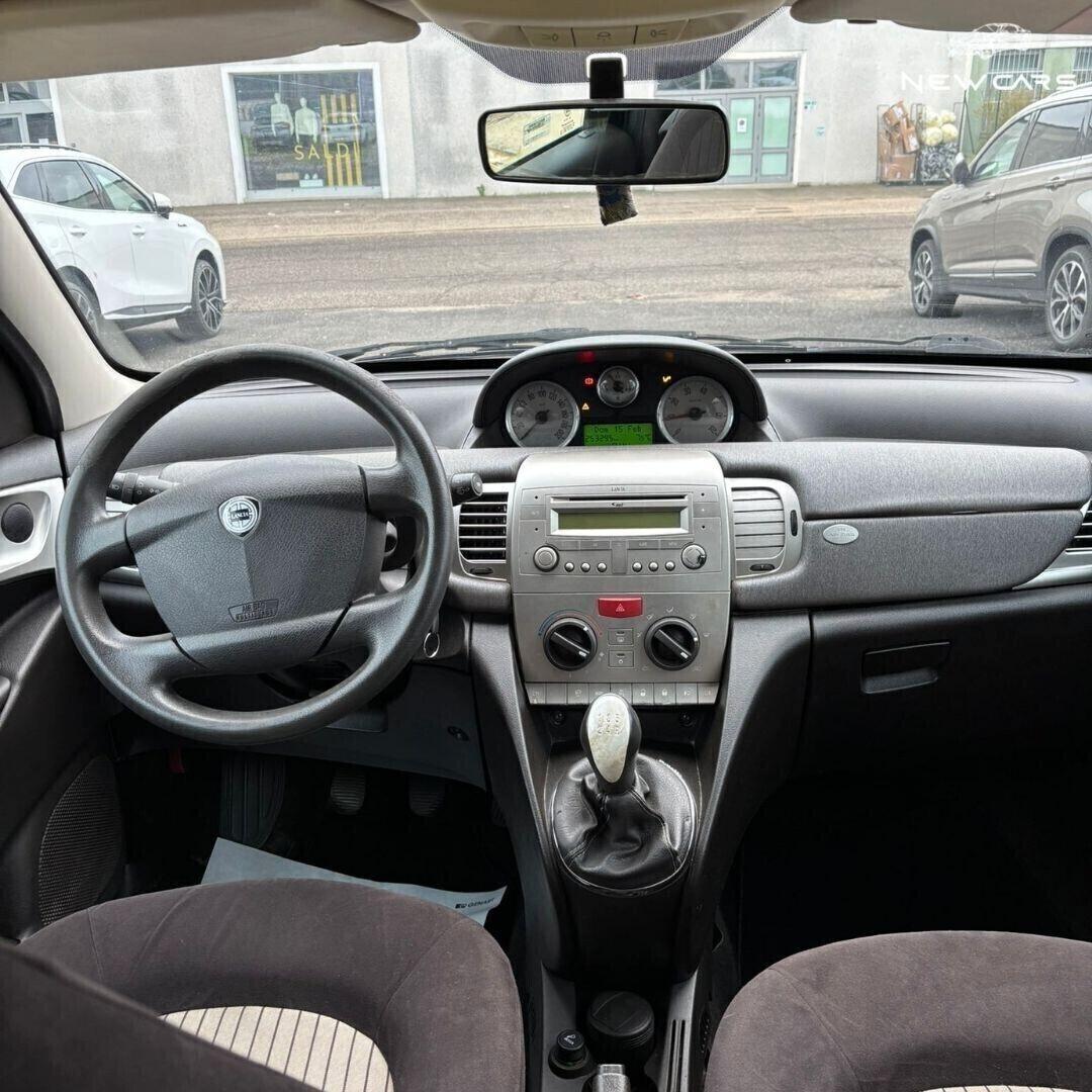 Lancia Ypsilon 1.3 MJT 75 CV Argento