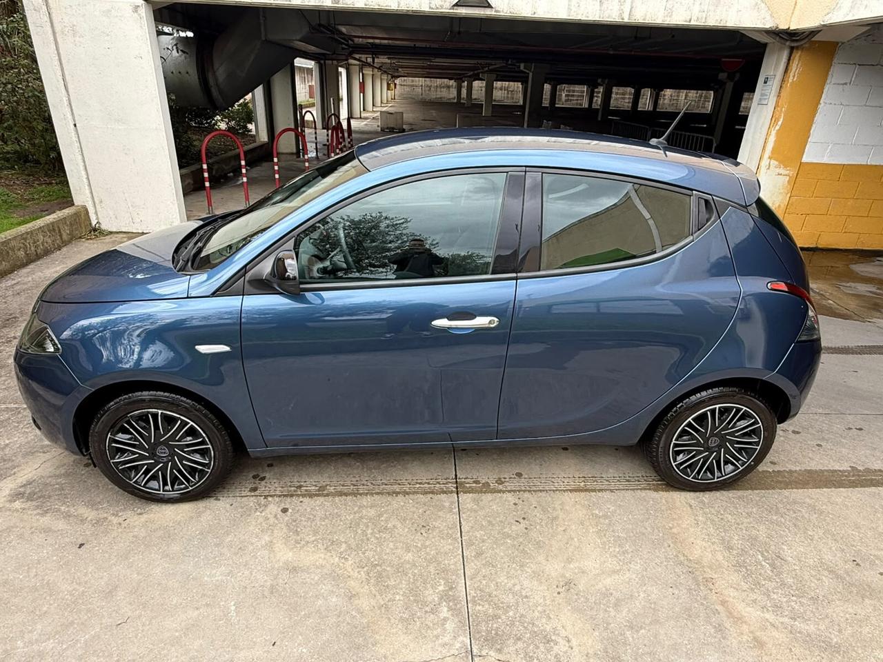 Lancia Ypsilon 1.0 FireFly 5 porte S&S Hybrid FINANZIABILE !!!