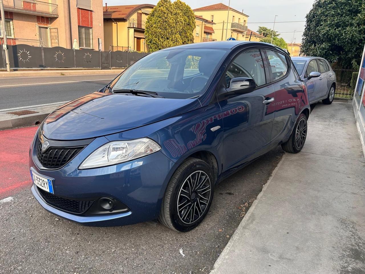 Lancia Ypsilon 1.0 FireFly 5 porte S&S Hybrid Gold
