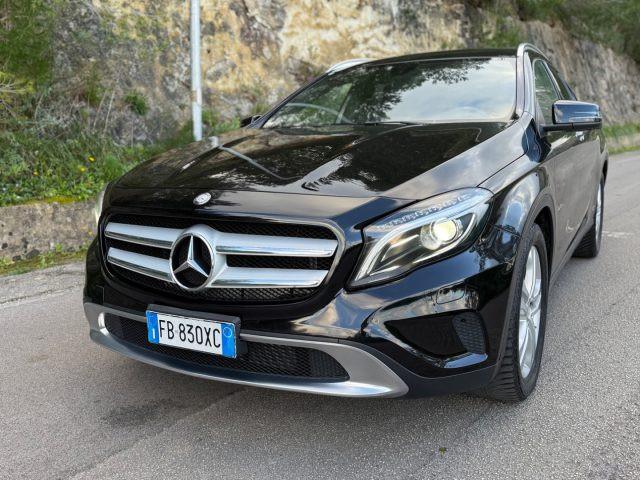 MERCEDES-BENZ GLA 200 d Automatic Premium