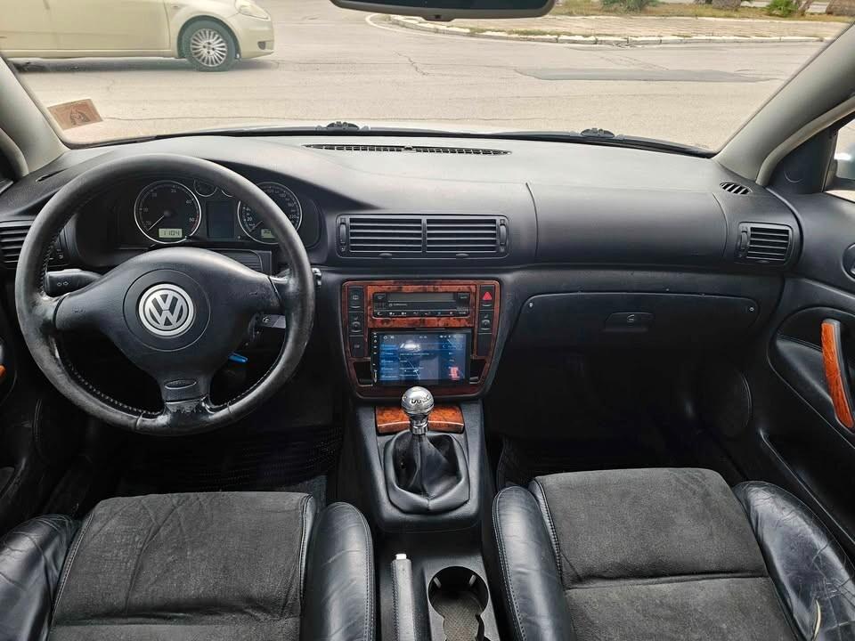 Volkswagen Passat 1.9 TDI/130 CV cat Var. H.line