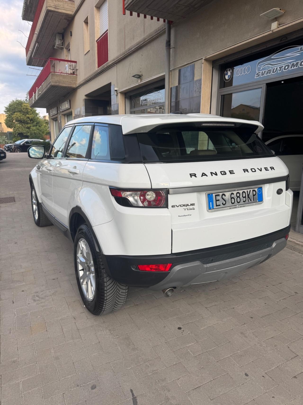Land Rover Range Evoque 2.2 TD4 5p. Pure