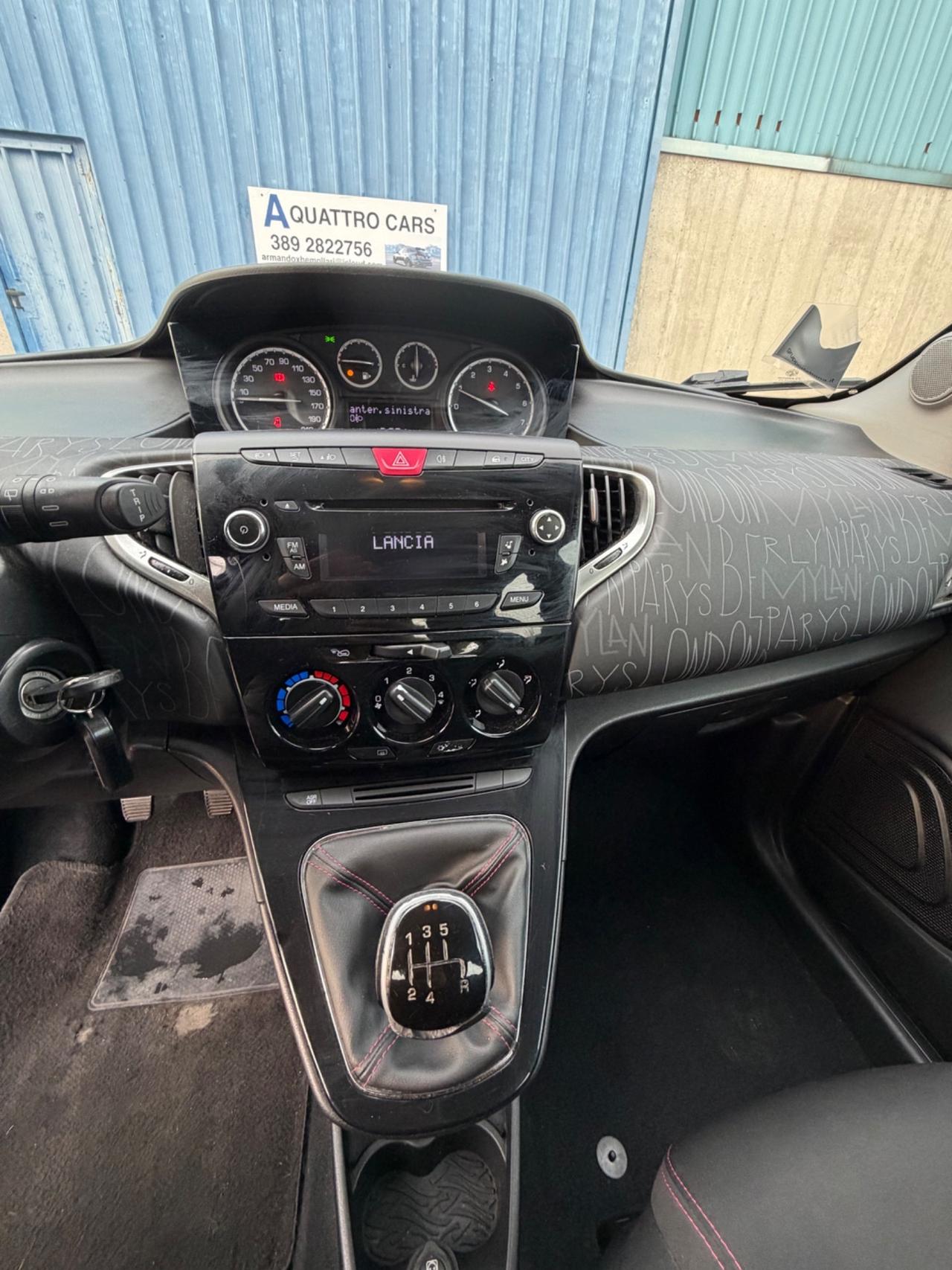 Lancia Ypsilon 1.2 69 CV Unyca