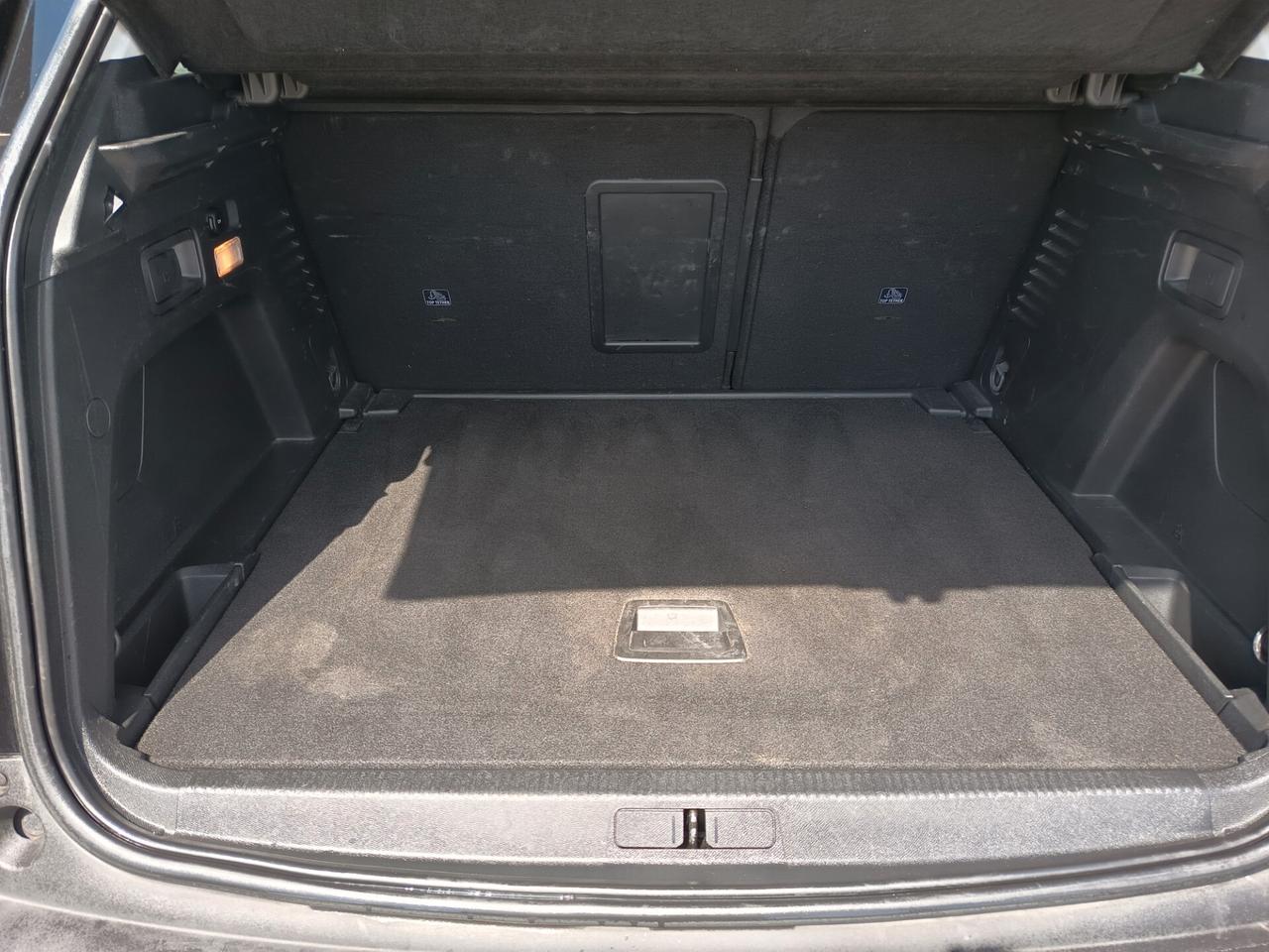 Peugeot 3008 BlueHDi 130 S&S EAT8 Business