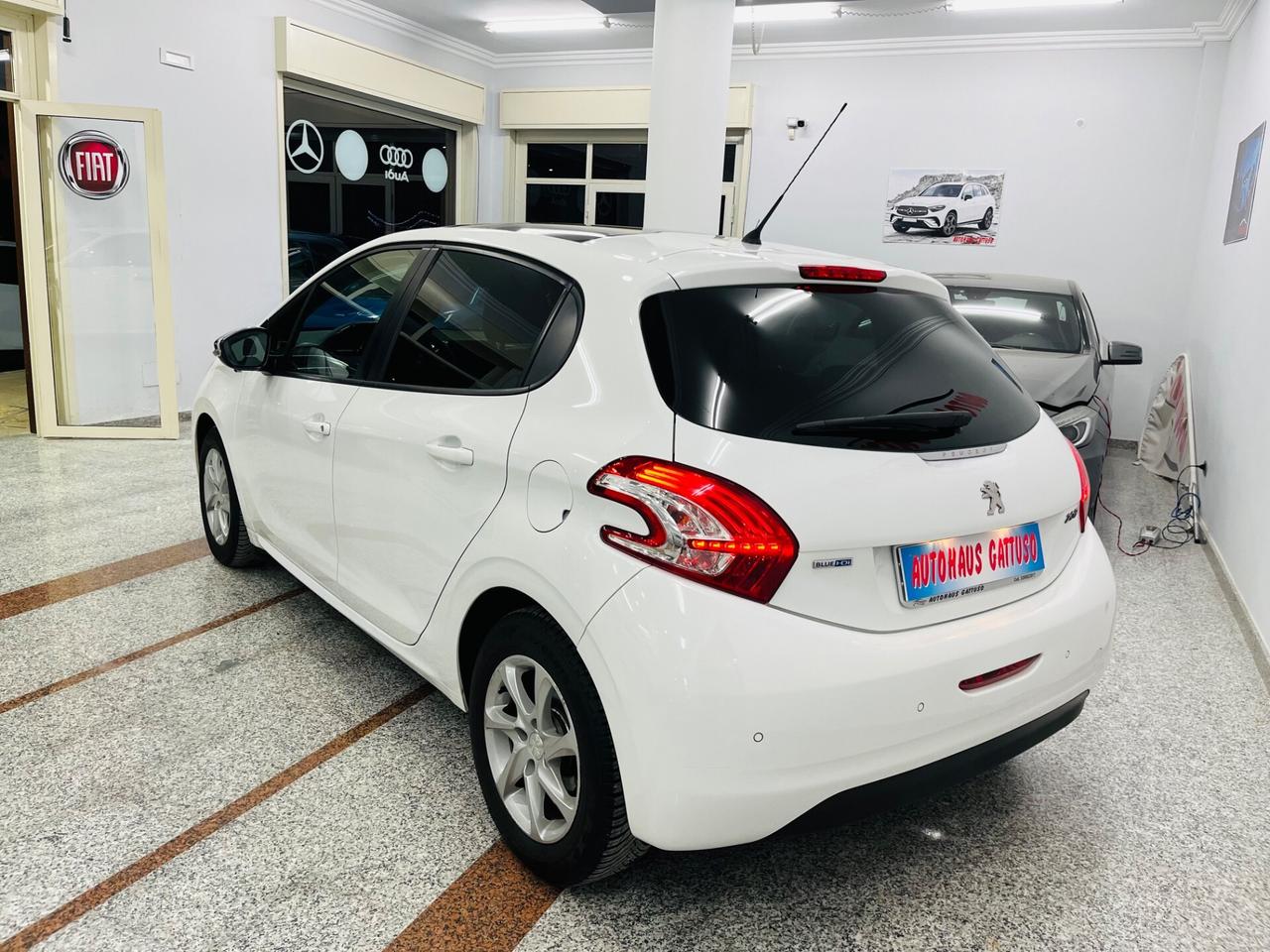 Peugeot 208 1.6 BlueHDi 100cv Style anno 2015