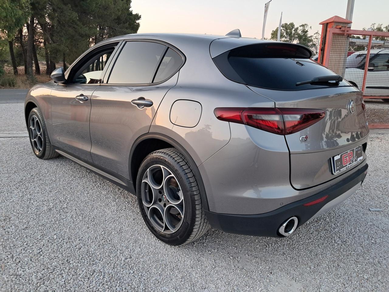 Alfa R. Stelvio 2.2 D 210cv Q4 Executive *PELLE-LED.NAVY*