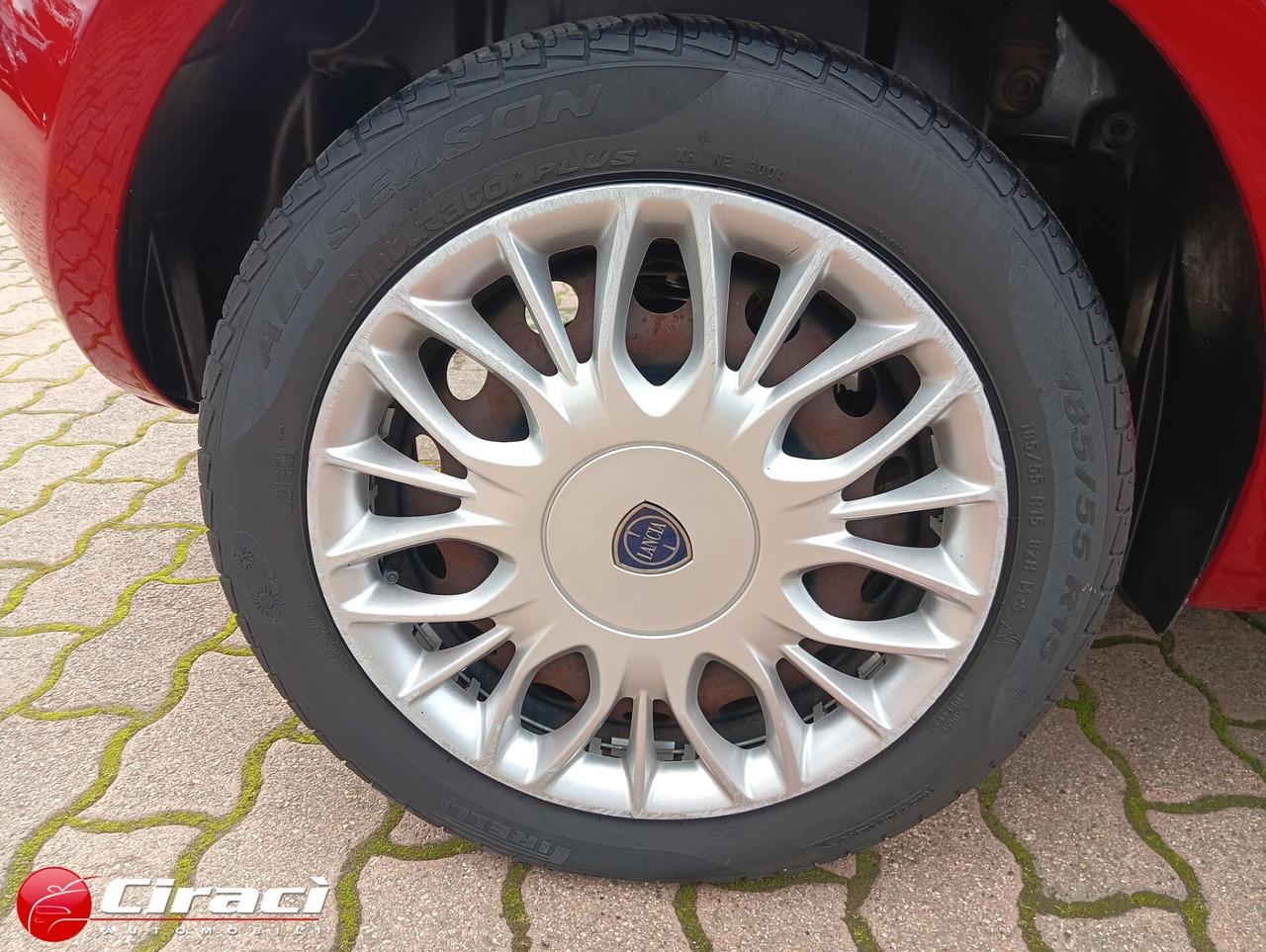 Lancia Ypsilon 1.2 69 CV 5p GPL Gold