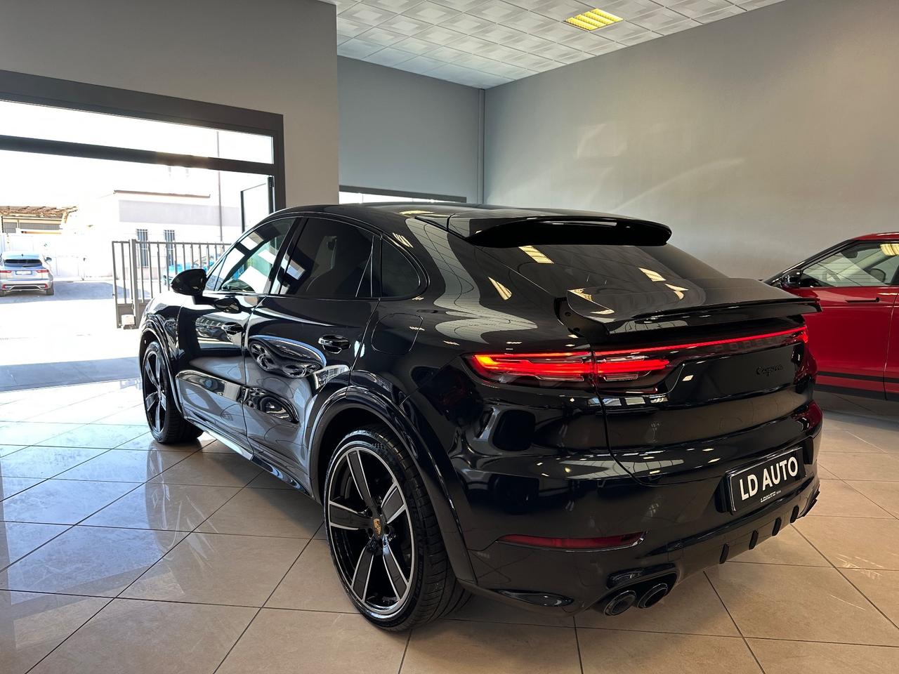 Porsche Cayenne Coupé 3.0 V6 E-Hybrid 462cv